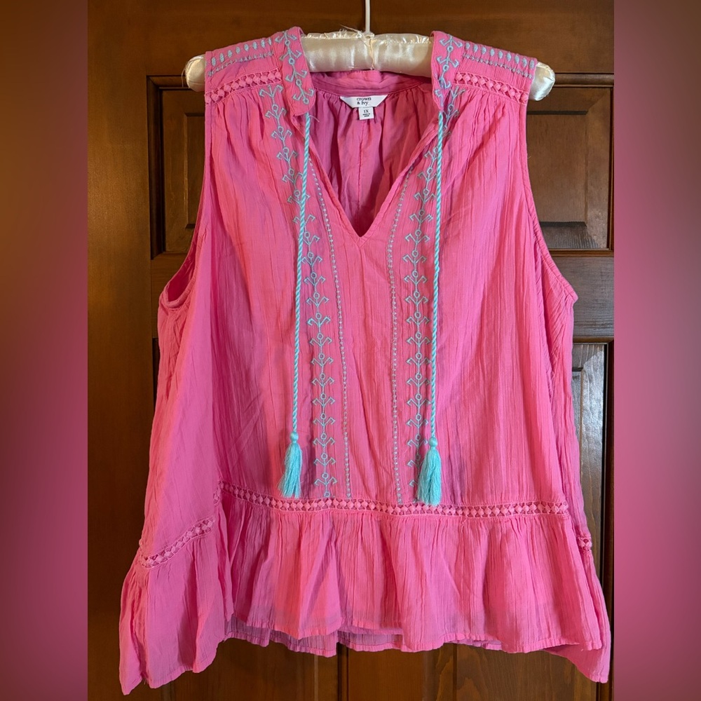 Crown & Ivy Pink Sleeveless Top with Blue Embroidery